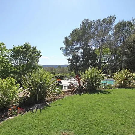 Villa Lush With Private Pool Bagnols-en-Forêt